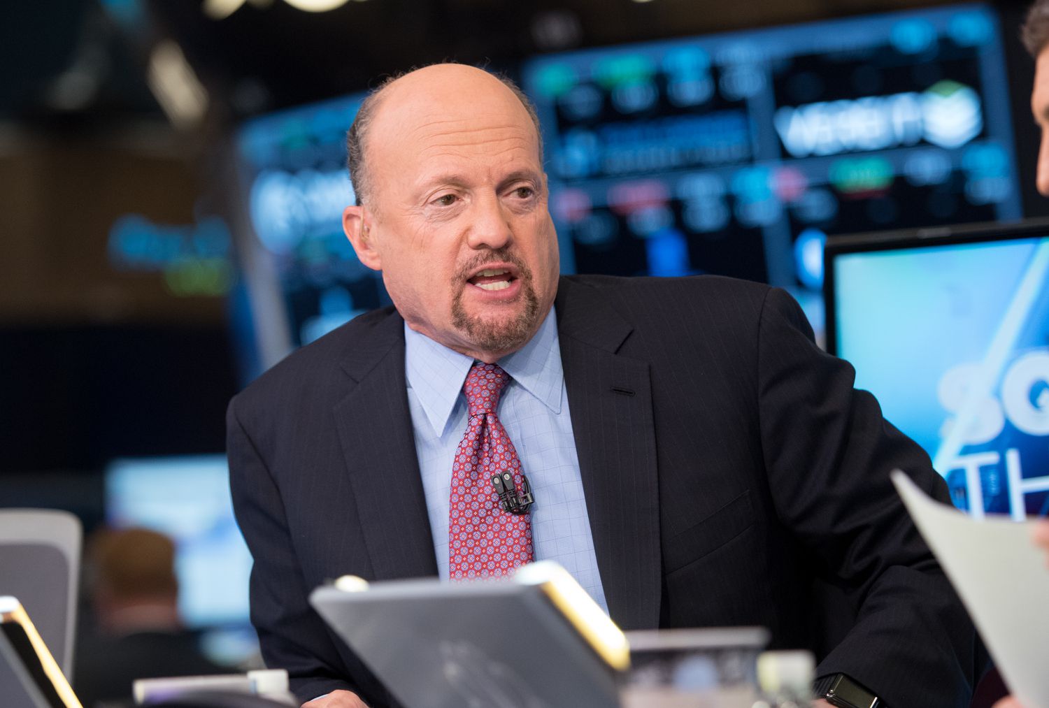 Cramer Bounce Explained 2025: Stock Price Surge After Jim Cramer's Tips & Impact on Investors