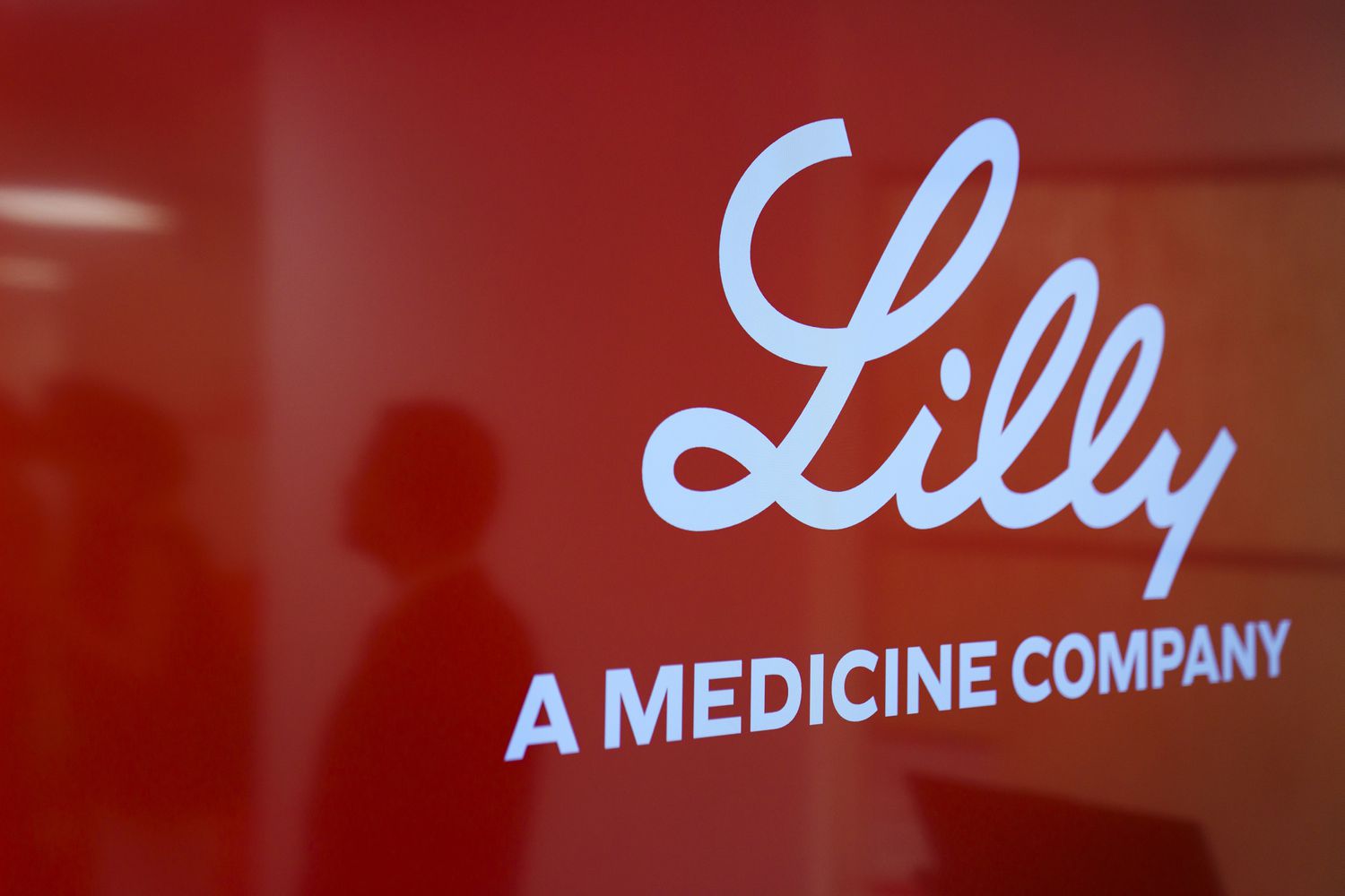 Eli Lilly va J&J AQShda Dori Narxlarini Pasaytirish Dasturidagi O'zgartirishlar Rad Etilgani Sababli Sudga Berildi
