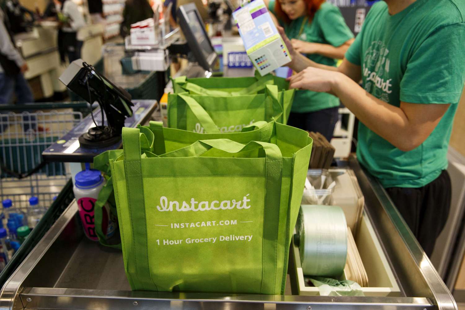 Instacart Aksiya Narxi Pasaydi: Internet Uzilishi Sababli Zaif 4-chorak Prognozi