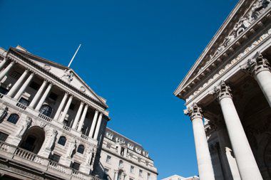 Siyosiy Arbitrage: Bozorlarni Tahlil Qilish va Foyda Olish Usullari