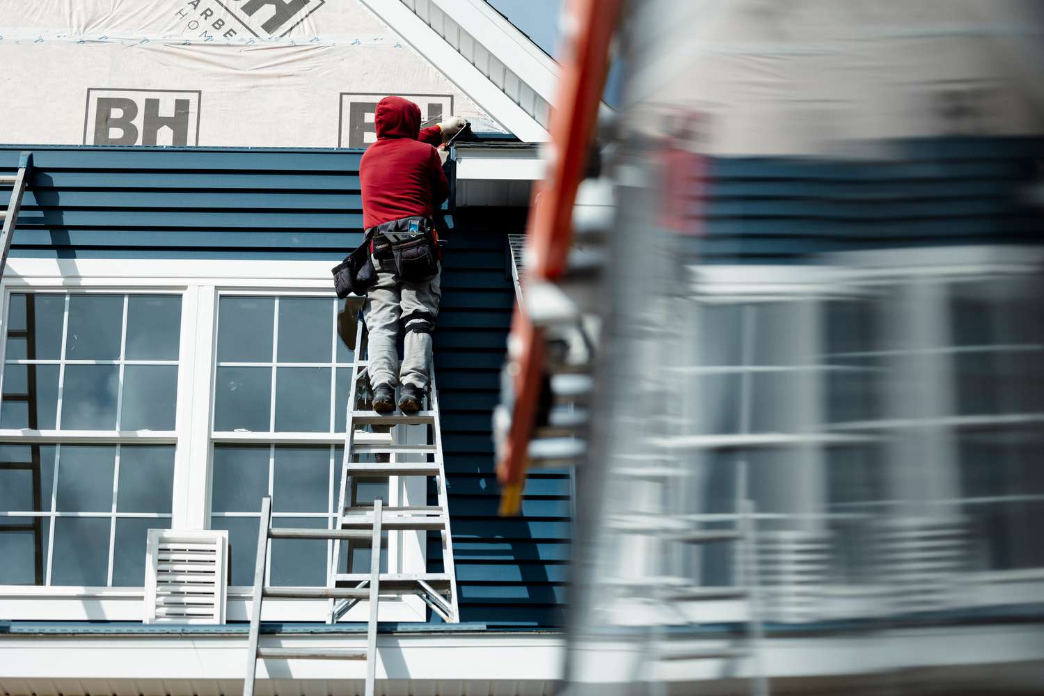 Uy Quruvchilarining Kelajakka Bo'lgan Ishonchi Ortyapti: Siyosiy O'zgarishlar Ta'siri