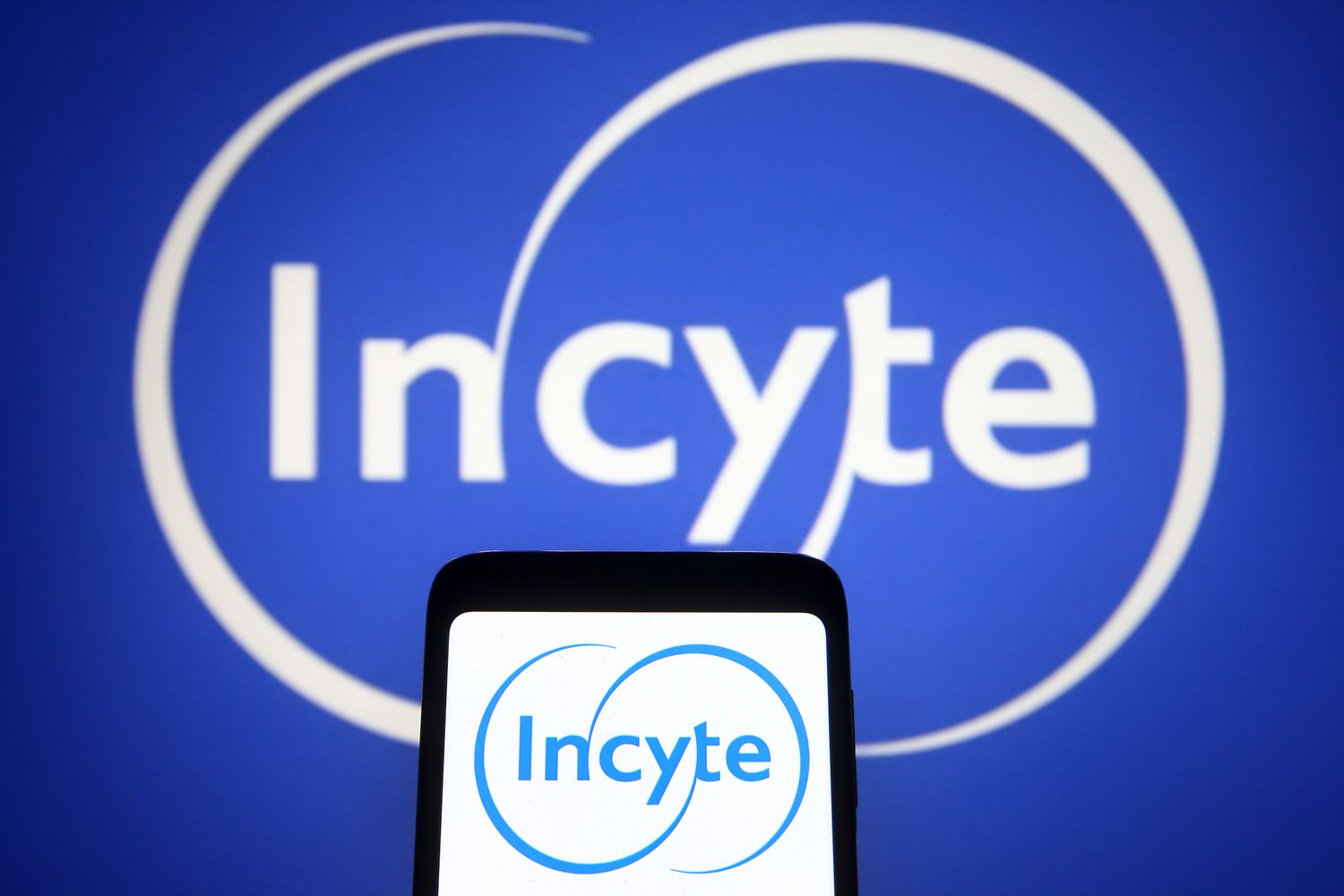 Incyte Dori Ishlab Chiqarishni To‘xtatdi va Klinik Sinovda Ishtirokchilarni Qabulni To‘xtatdi