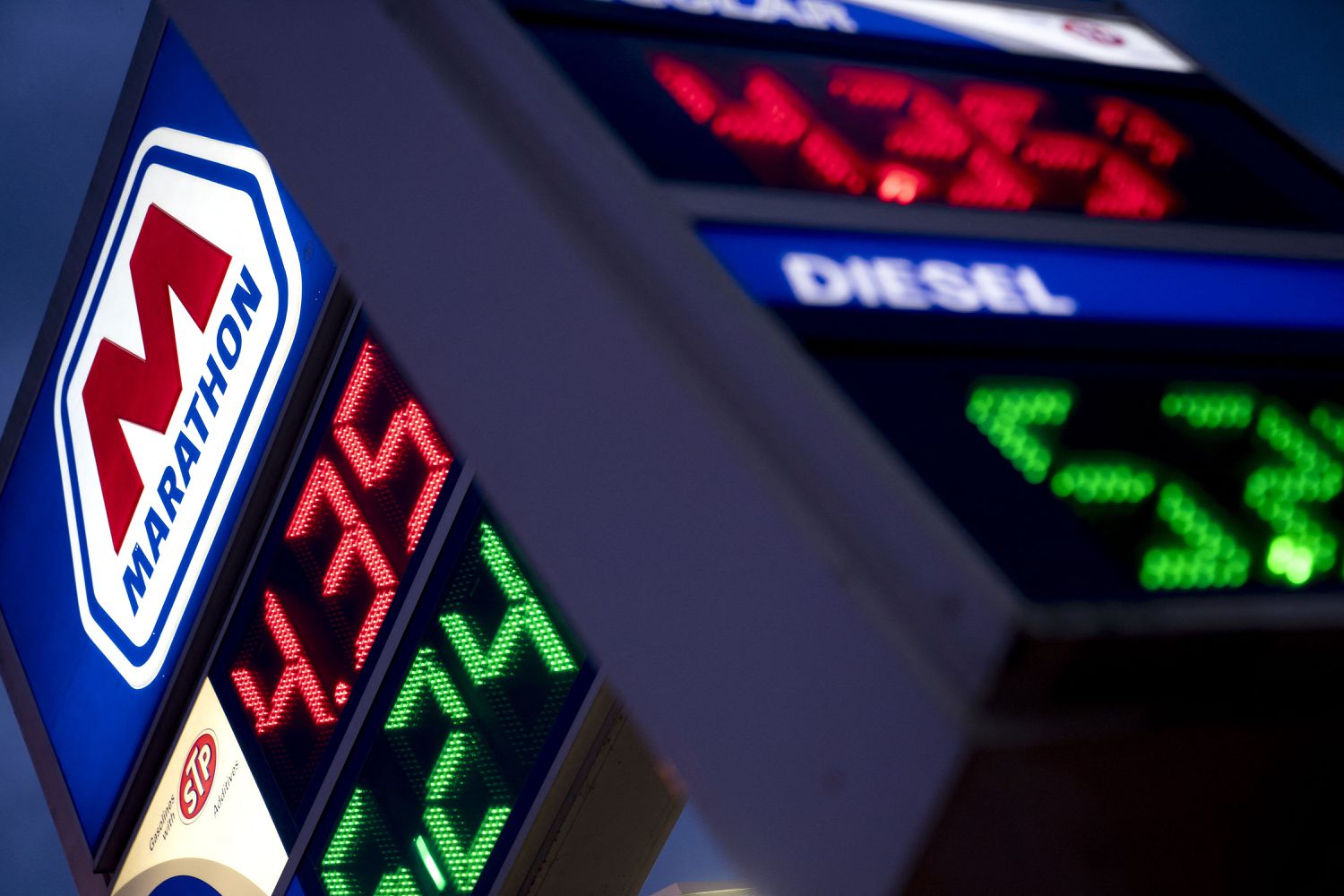 Avtomobil Yoqilg‘isi Narxlarining Tushishi Marathon Petroleum Daromadlariga Qanday Ta’sir Ko‘rsatadi