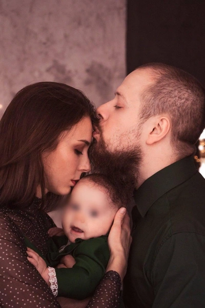 Evgeny Nikolsky with wife and daughter Evgeny Nikolsky with wife and daughter