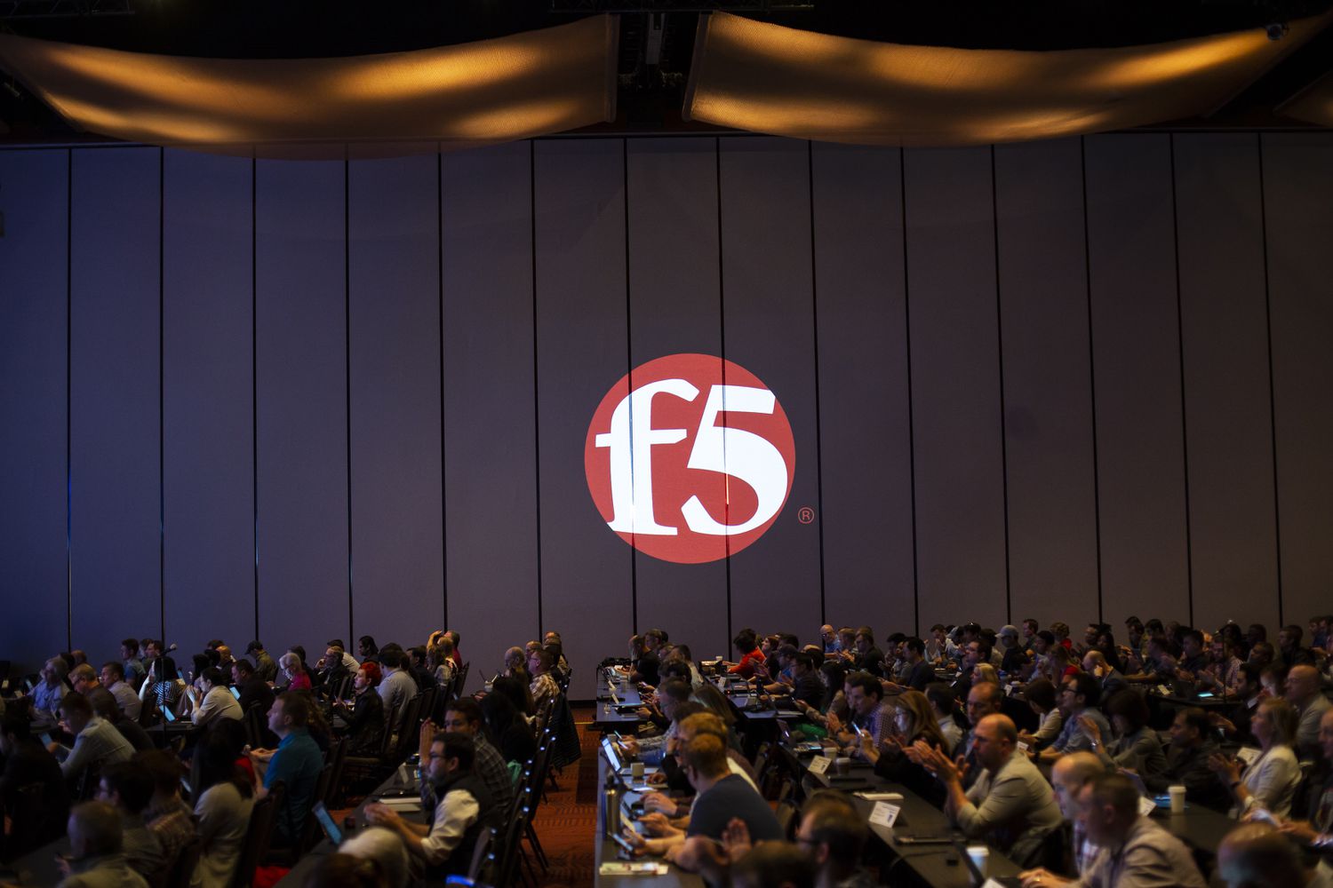 Акции F5 Взлетают После Превосходящих Ожидания Прогнозов Продаж: Важные Уровни Для Отслеживания