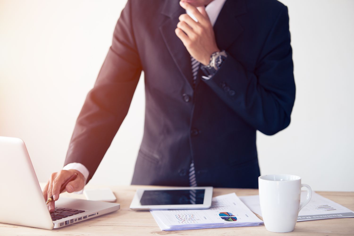 Insider Information 2025: Definition, Examples, Illegality & Legal Insights