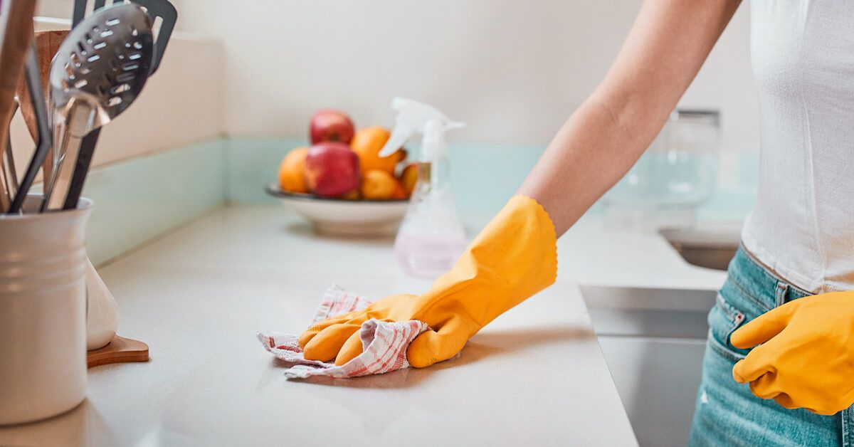 Rubbing Alcohol vs. Hydrogen Peroxide: Which Disinfectant Works Best?