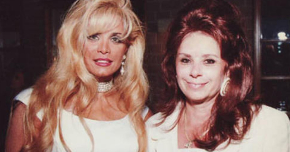 Married to the Mafia: The Lives of the Wives of History's Most Notorious Gangsters