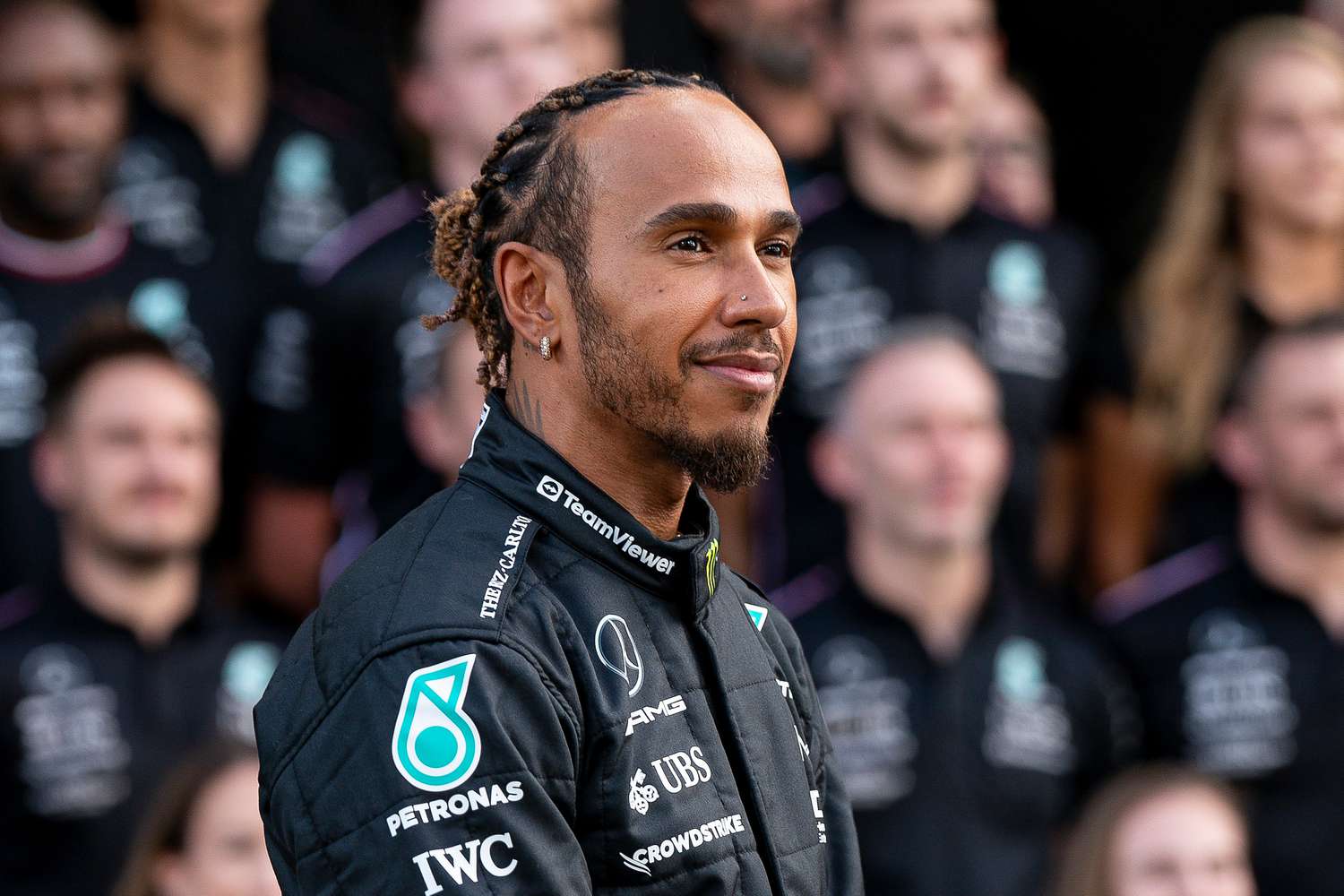 Lewis Hamilton’s Wealth and His Exciting Move from Mercedes to Ferrari in Formula One