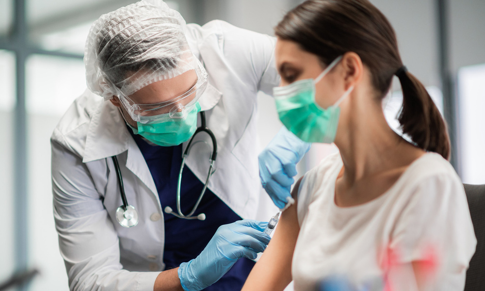 Почему россияне избегают вакцинации: взгляд эксперта