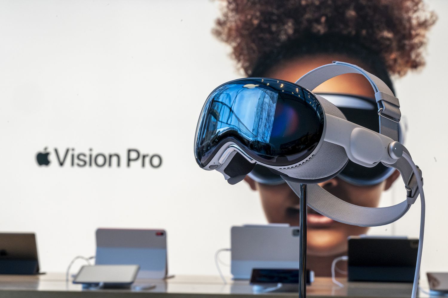 Как Apple Vision Pro меняет правила игры в мире технологий