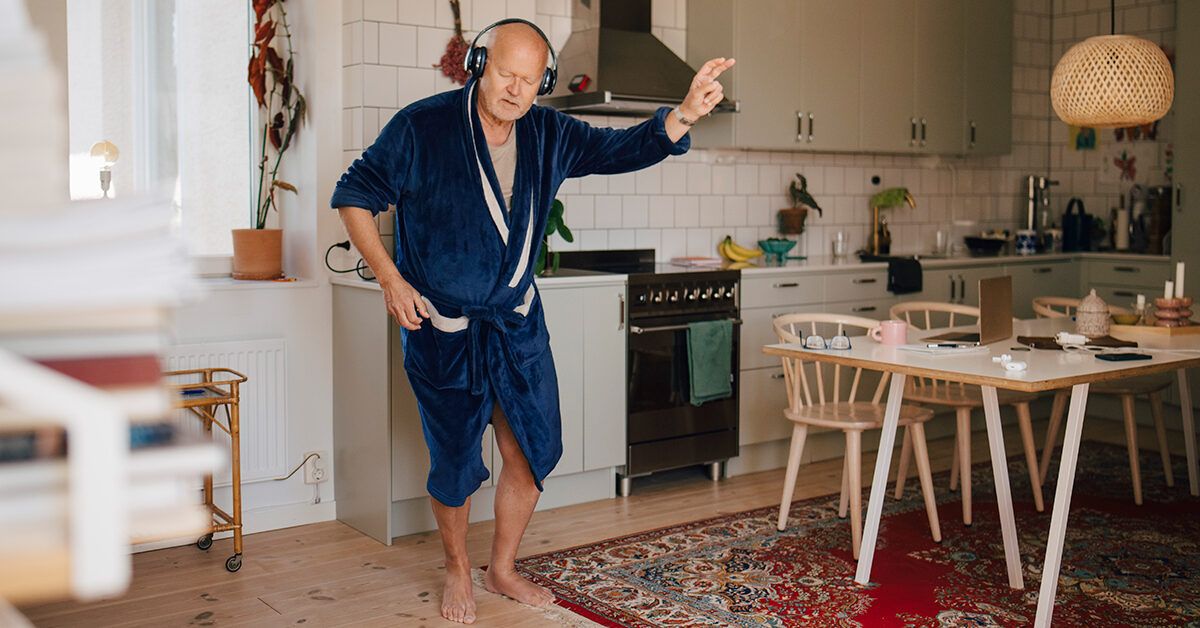 Как музыка помогает при деменции: удивительная сила терапии звуком