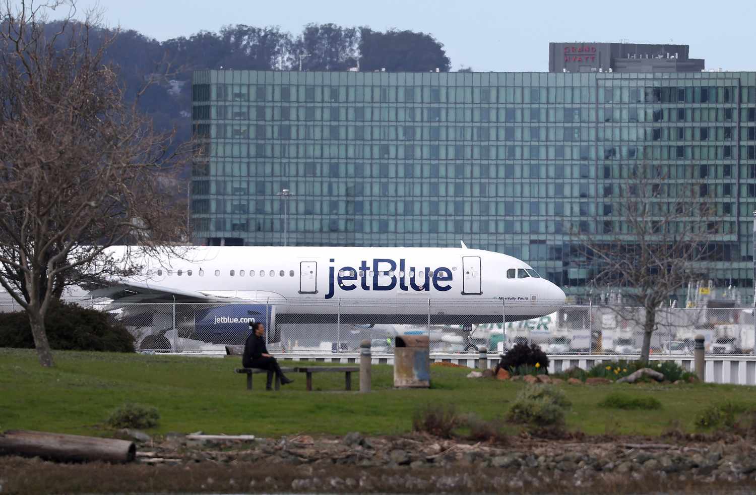 JetBlue Havo Yo‘llari Sarmoyadorlari E’tiborida: Aktiv Investor Karlos Ayxan Katta Ulush Sotib Oldi