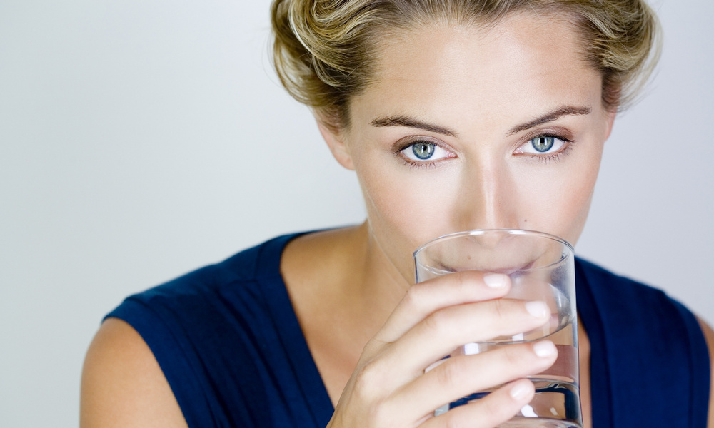 Эффективный разгрузочный день на минеральной воде для здоровья и похудения