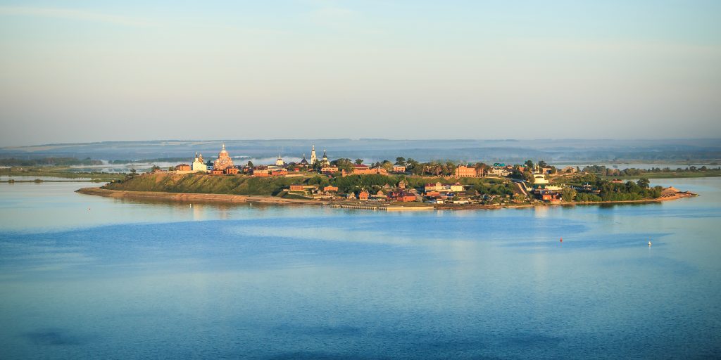 Temukan Pesona Tersembunyi Pulau Kota Sviyazhsk yang Memikat Hati