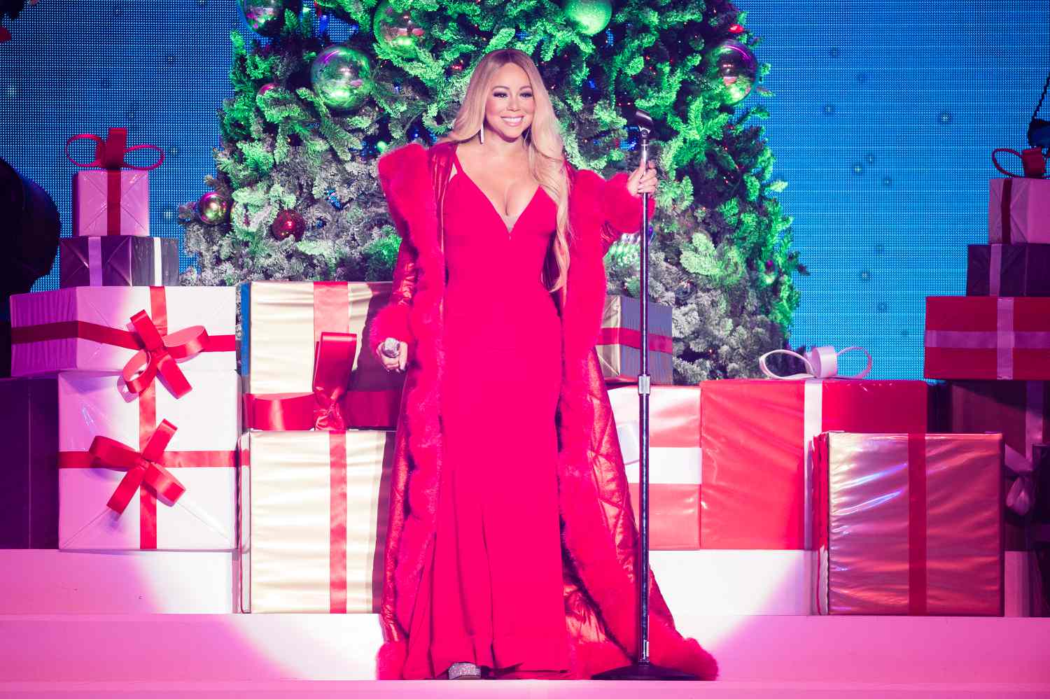 Mariah Carey’s Net Worth in 2025: How She Earns $2.5 Million Every Christmas