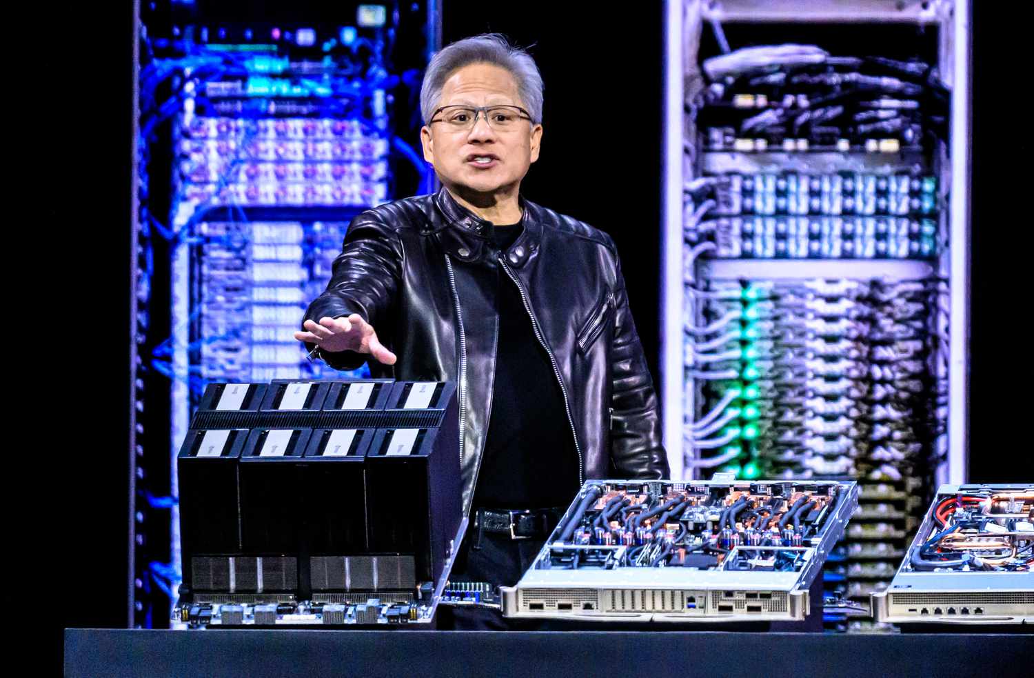 Nvidia фиксирует рекордный рост продаж на фоне бума ИИ: генеральный директор предсказывает дальнейшее ускорение спроса