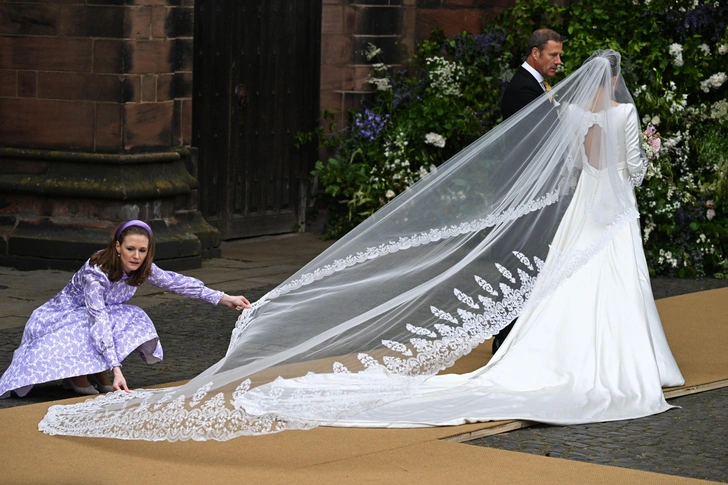 Oliviya Henson otasi bilan