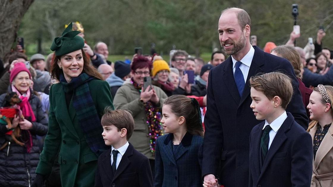 Kechki Rojdestvo Marosimida Keng Tabassum bilan Ko‘rinish Bergan Kейт Миддлтон va Oilasi