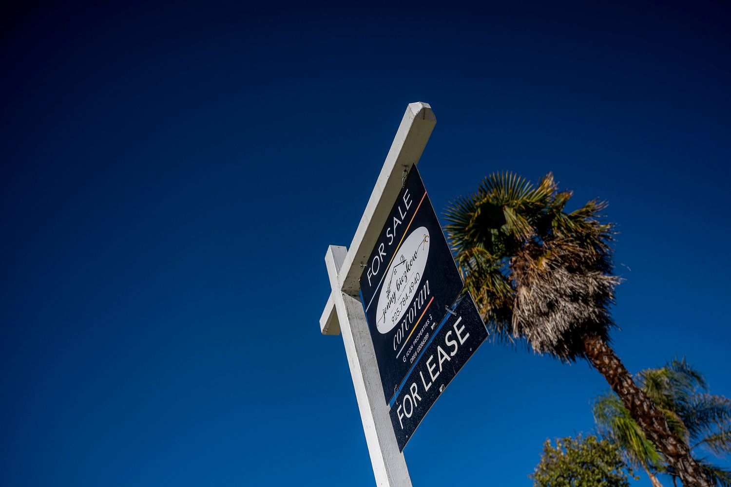 US Home Prices Climb to $485,000 in November 2023: Redfin Reports 0.5% Monthly Increase