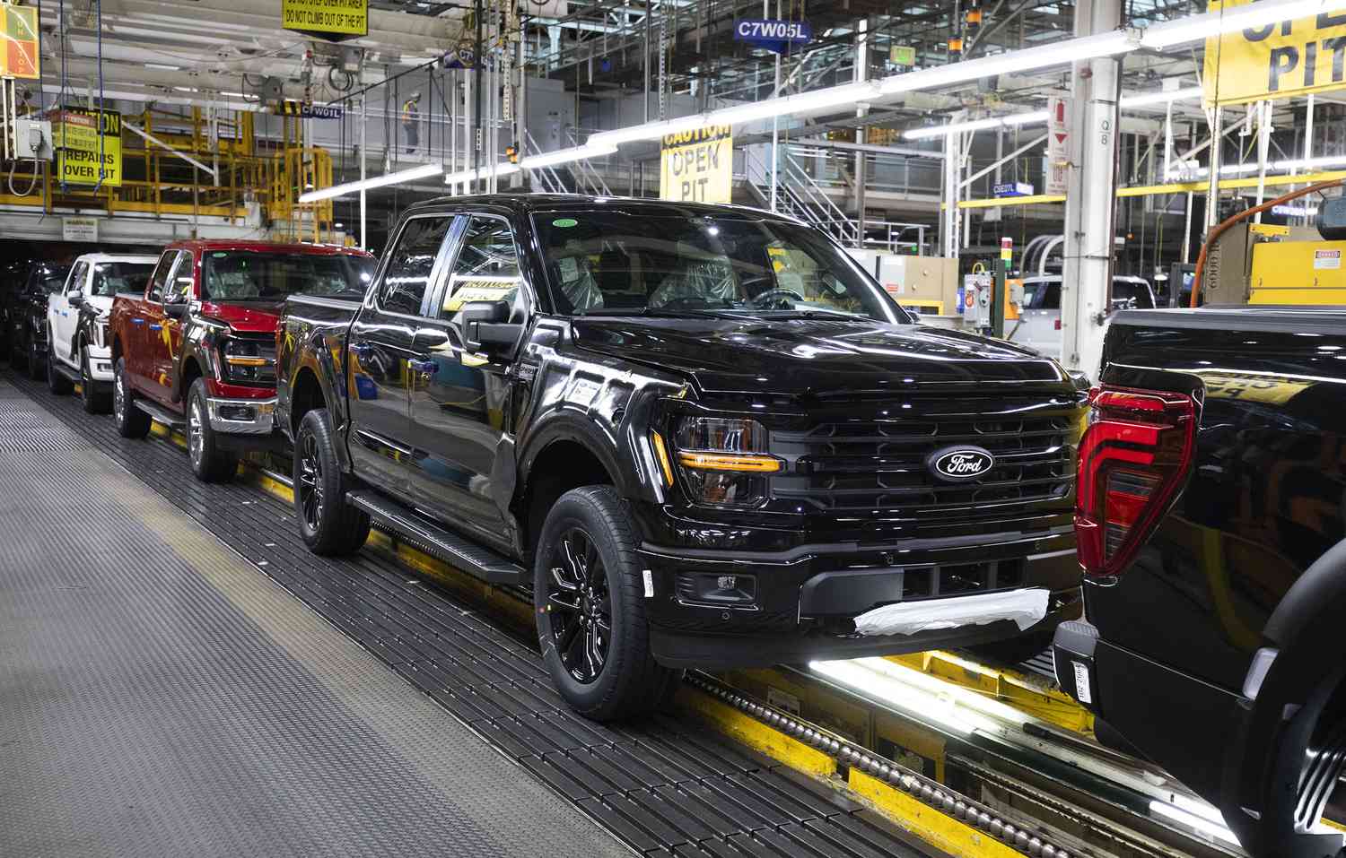 Ford и GM обновили рекорды продаж автомобилей в США