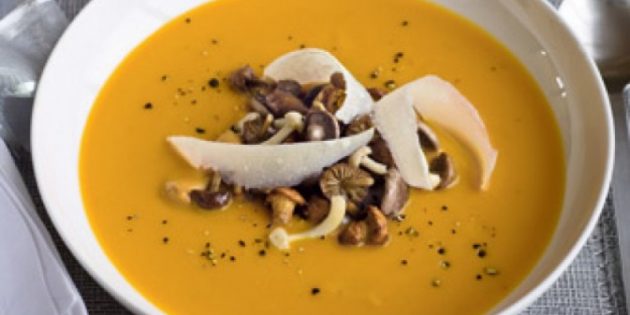 Pumpkin and Mushroom Soup with Chicken Broth