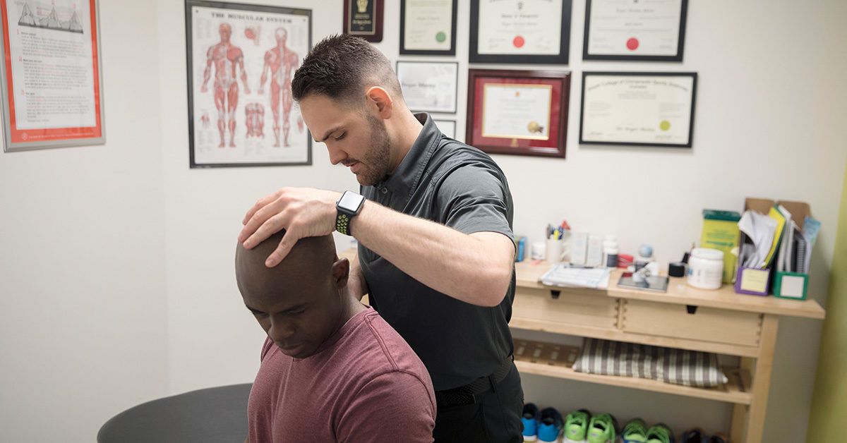 Непредвидимые последствия резкого движения шеи: симптомы, лечение и восстановление