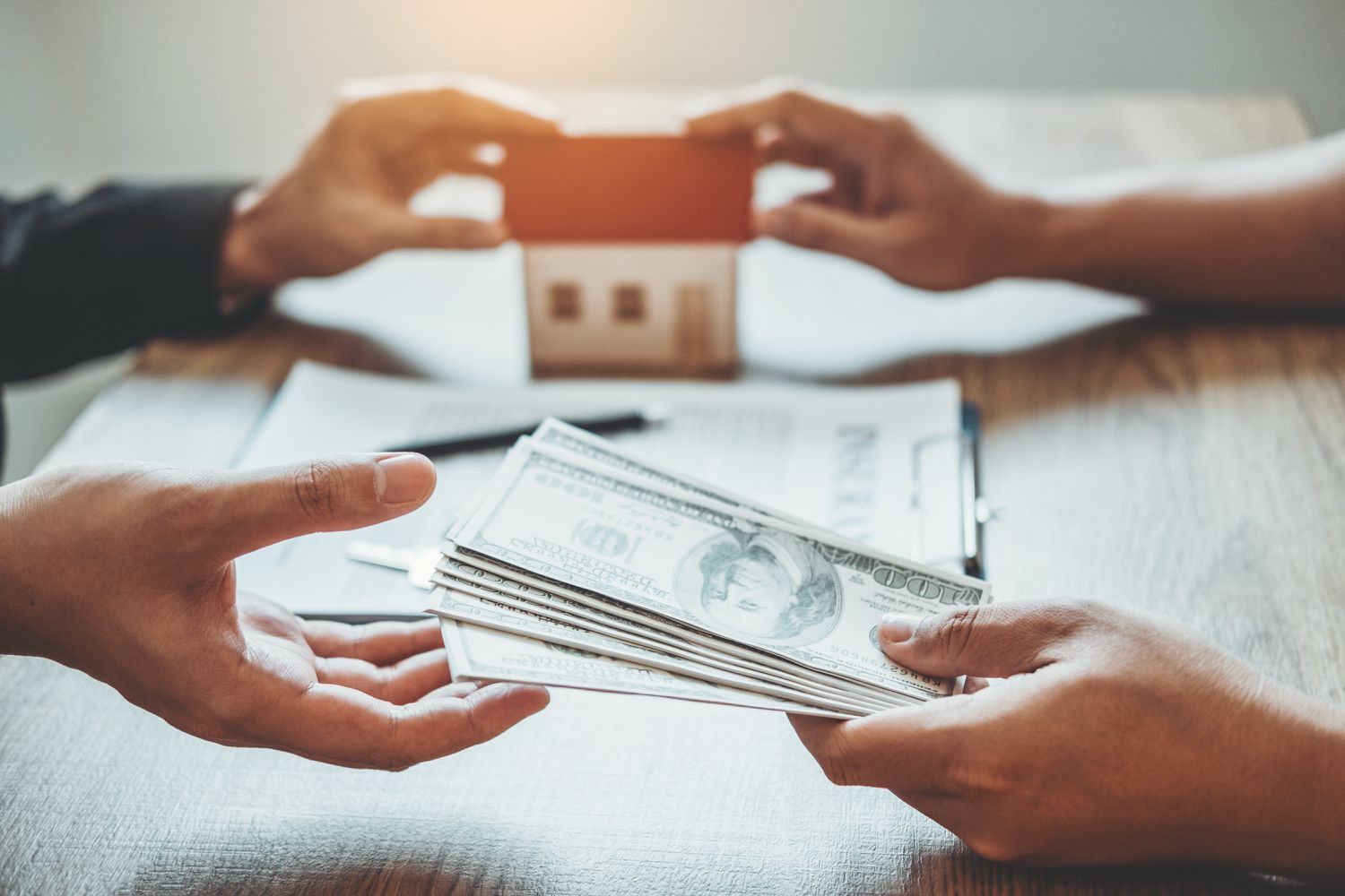 Всё о проверке права собственности и страховании титула: как защитить свою недвижимость