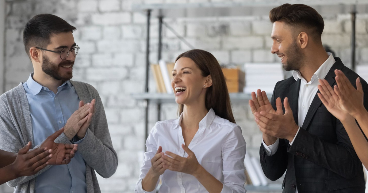 Kumpulan Puisi Pujian Paling Unik dan Lucu yang Pernah Kamu Dengar