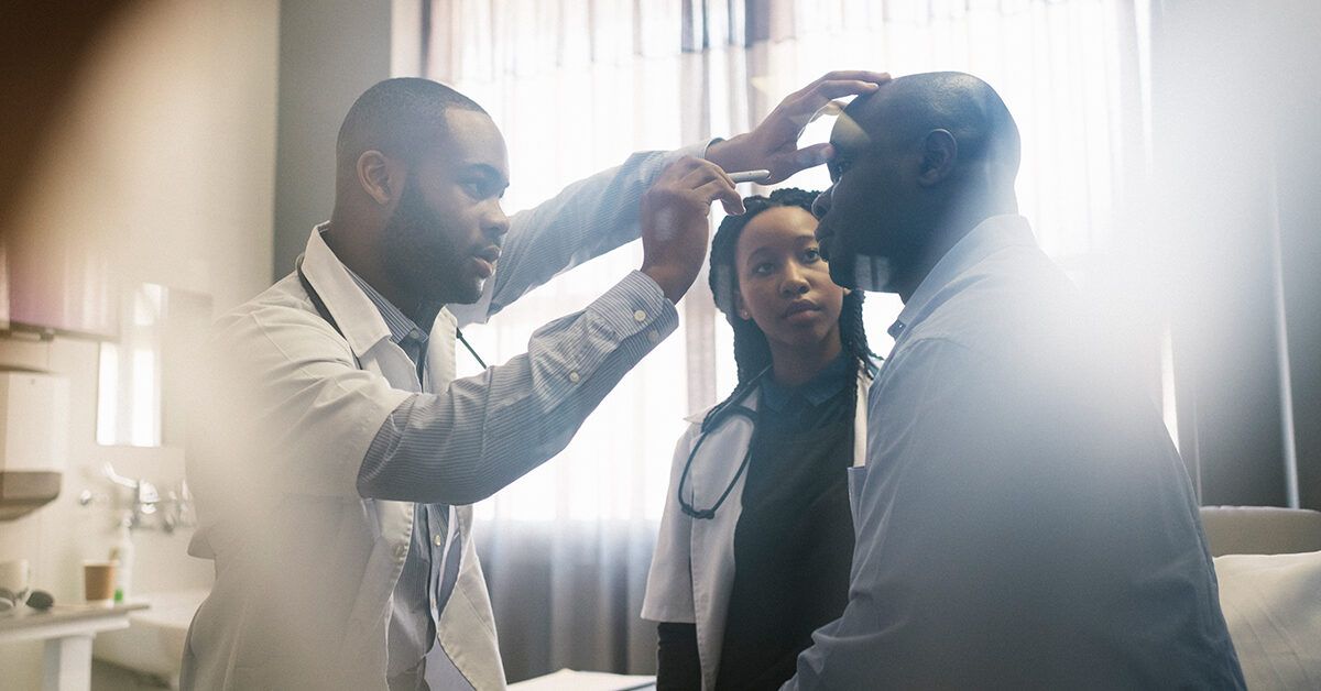 Эффективное лечение язв роговицы: современные методы и рекомендации