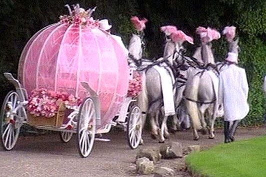 Свадебная карета Кэти Прайс и Питера Андре