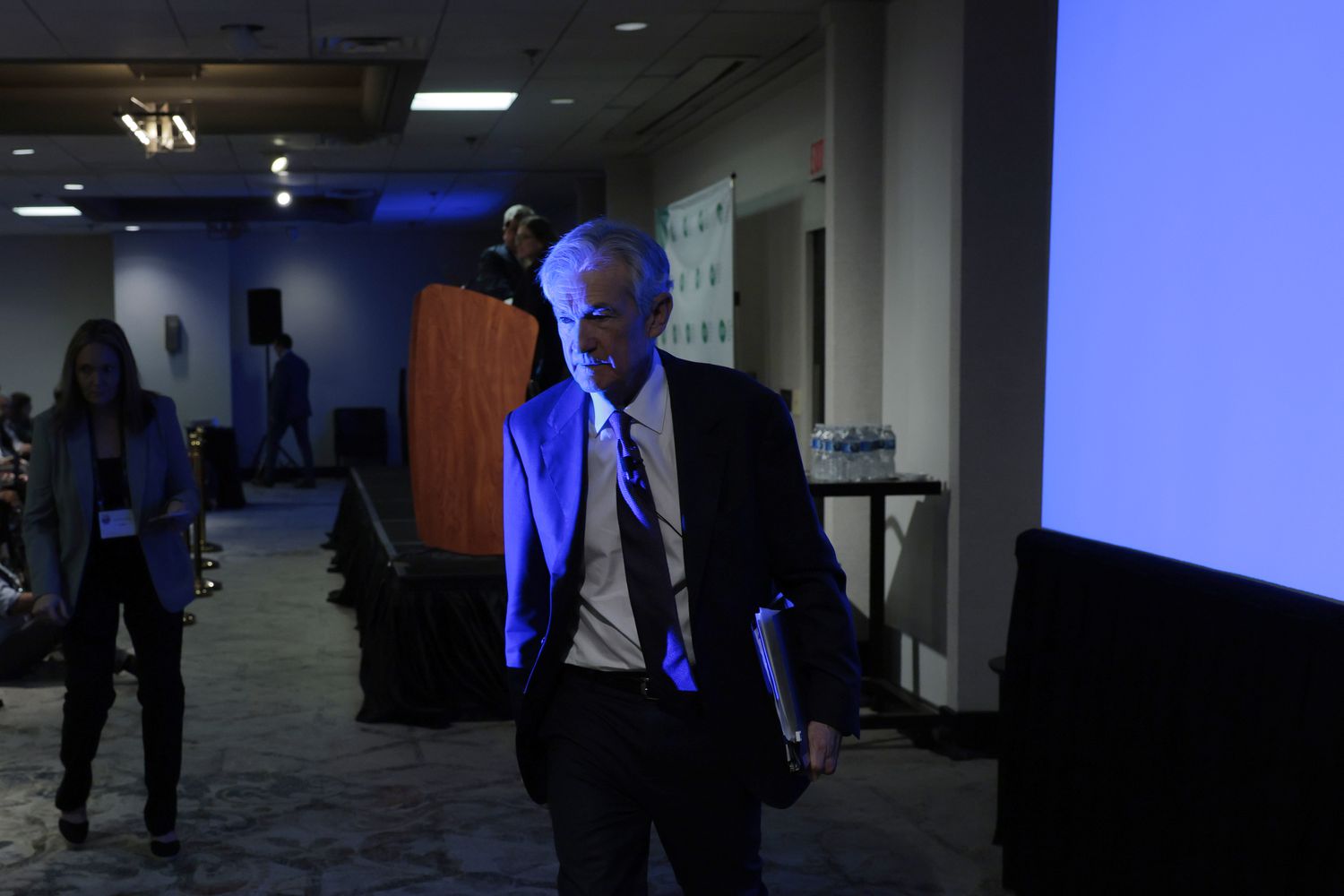 Трамп требует увольнения председателя ФРС Пауэлла из-за отказа снижать ставки