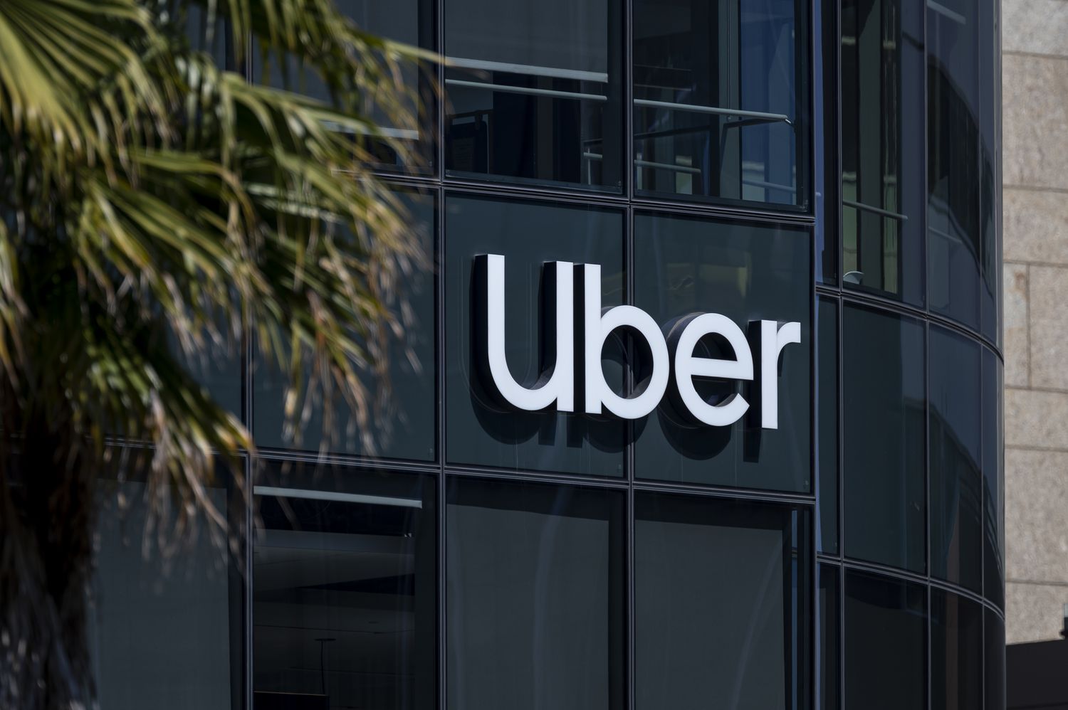 Uber Stock Dips 3% in 2025 Amid FTC Lawsuit Over Uber One Subscription at $9.99/Month