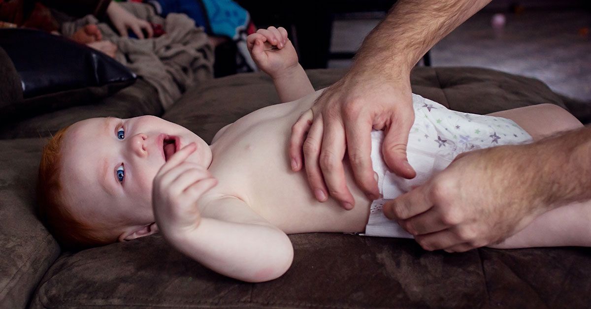 Все, что нужно знать о стуле у грудных детей: цвет, текстура, частота и другие важные моменты