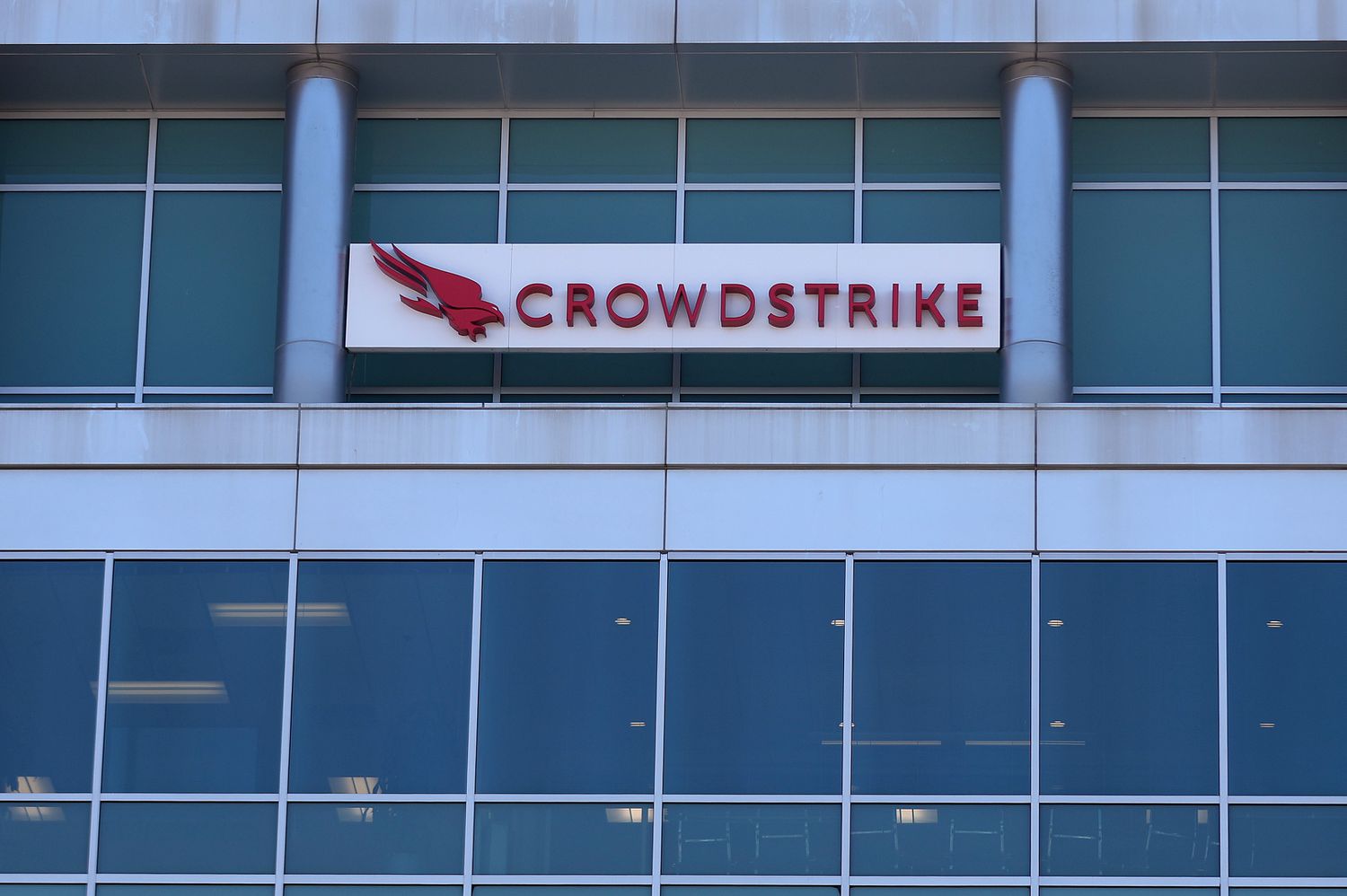 Рост акций CrowdStrike на фоне кибератаки на китайский стартап DeepSeek