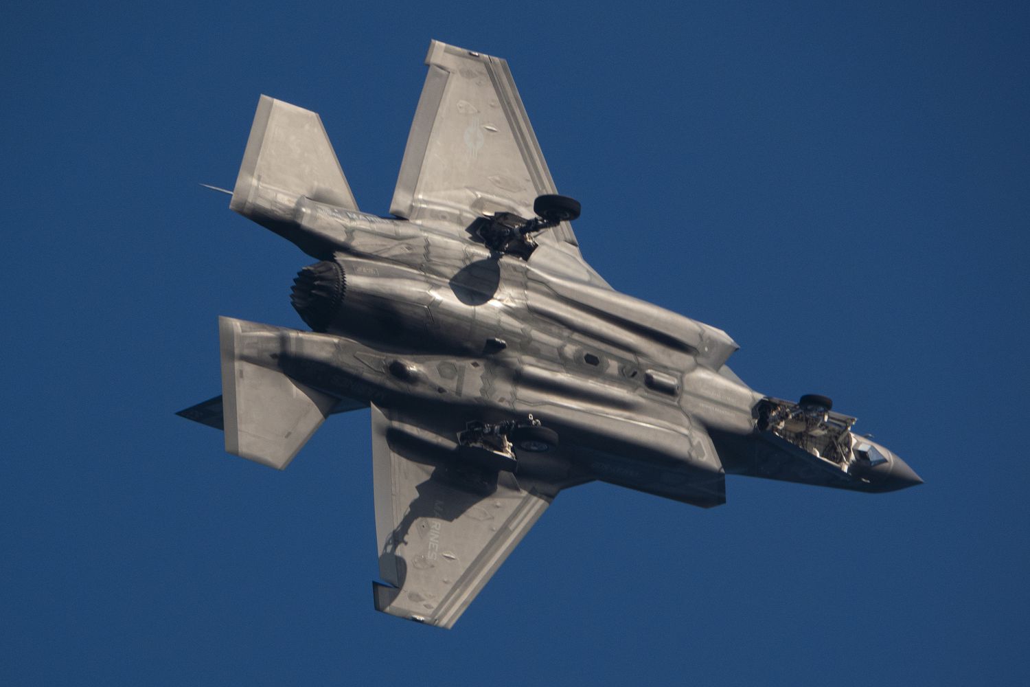 Mudofaa Sanoatida RTX va Lockheed Martin Natijalari: Farqli Yo‘nalishlar