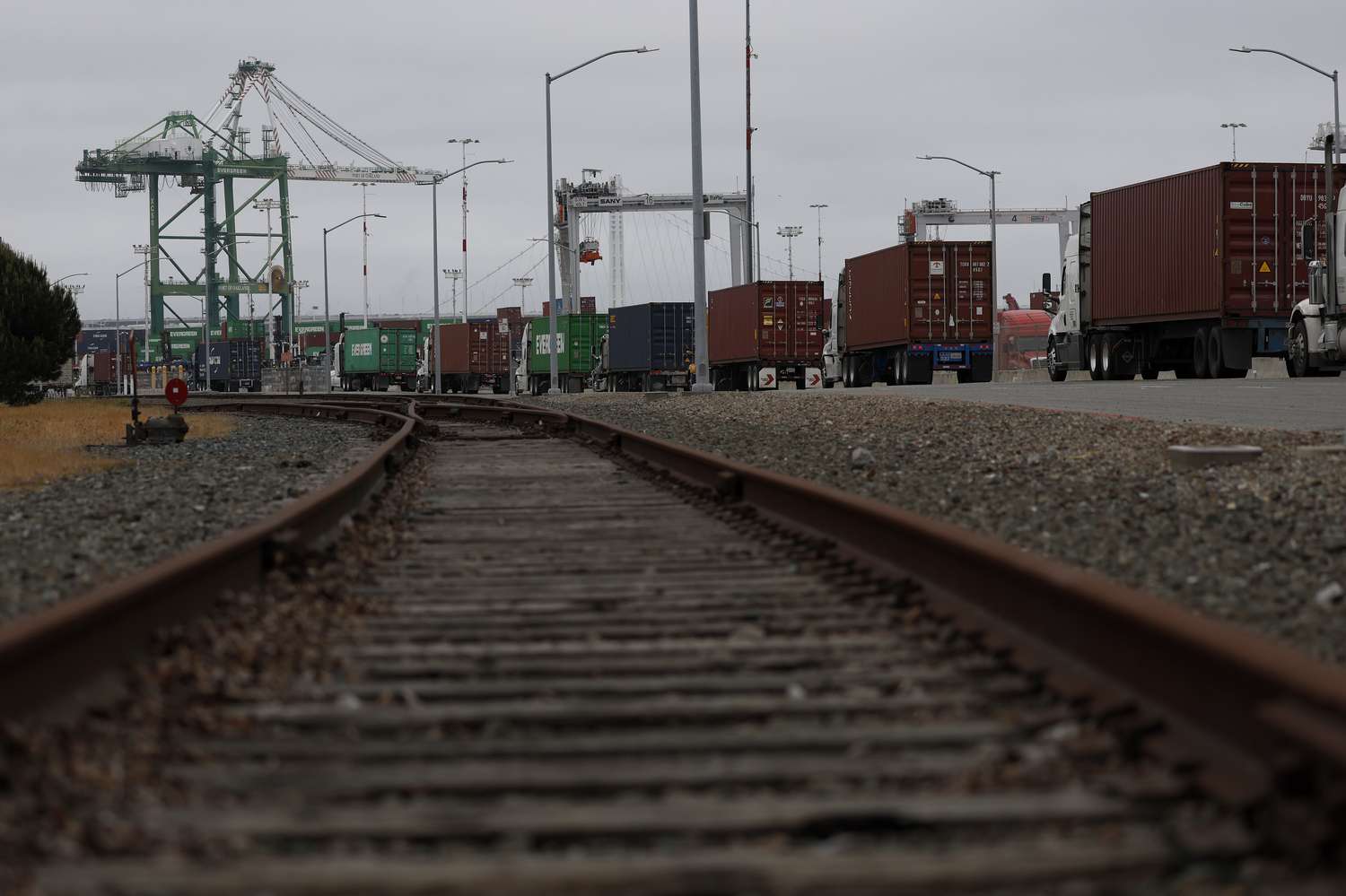 Как новые данные о рынке труда влияют на экономику и решения ФРС