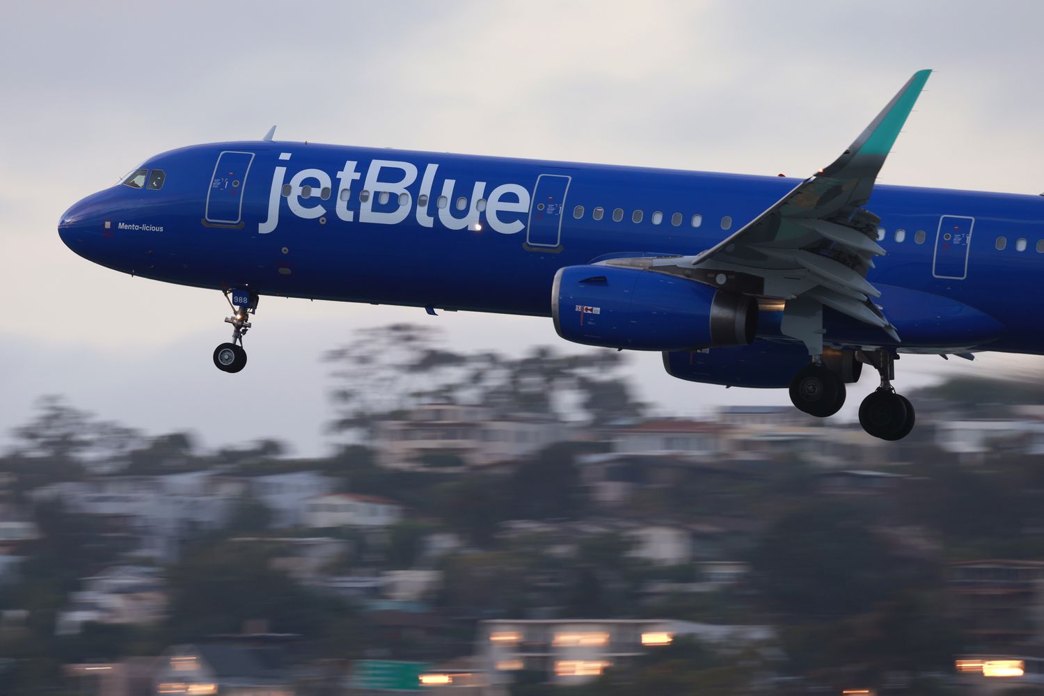 JetBlue va United Airlines Hamkorlik Imkoniyatlarini Ko‘rib Chiqmoqda