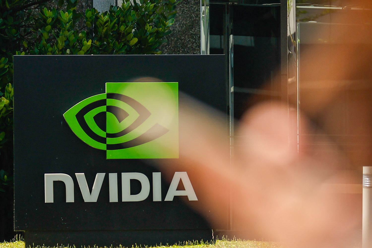 Sun’iy intellekt sohasida katta sarmoyalar: Nvidia aksiyalari ko‘tarilmoqda