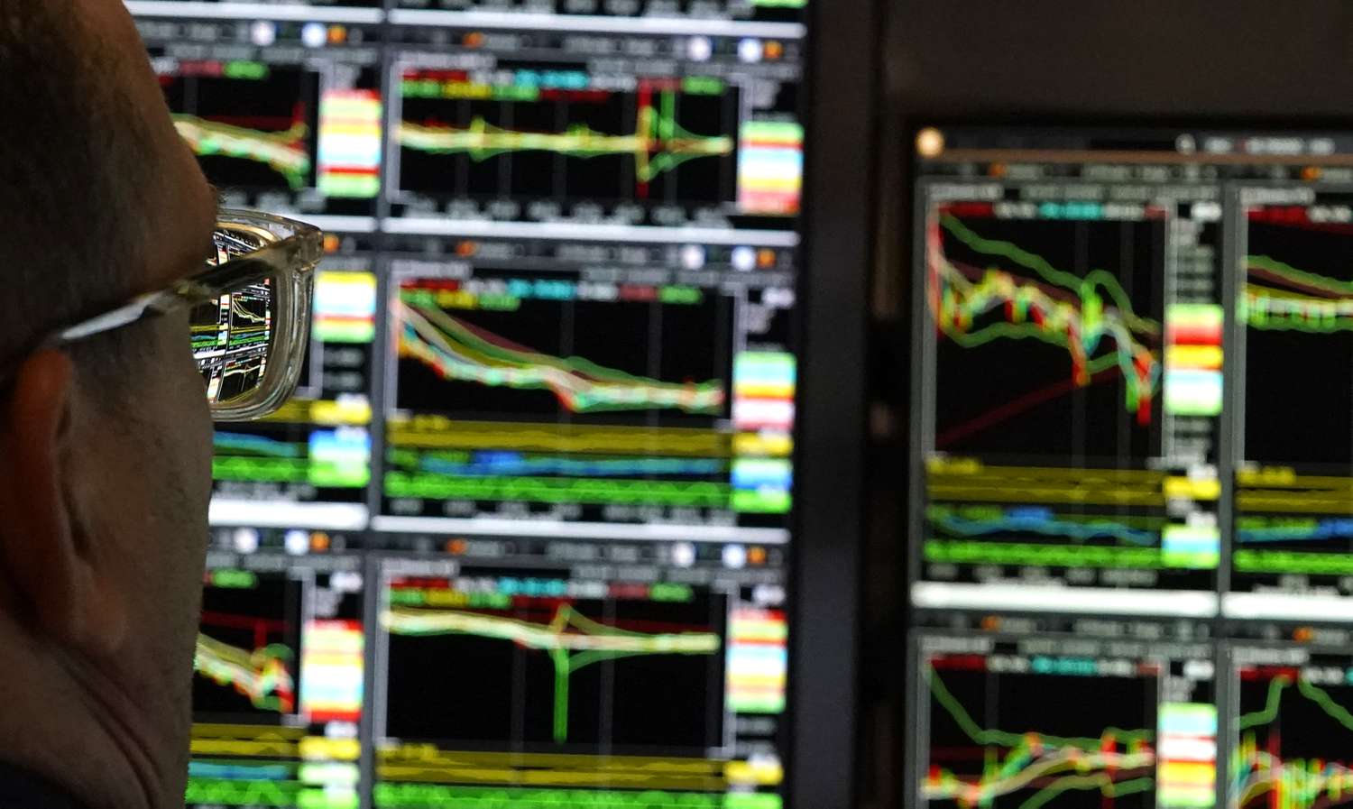 Diqqatga Sazovor Aksiyalar: Oylik Tahlil va Kutilayotgan O'zgarishlar