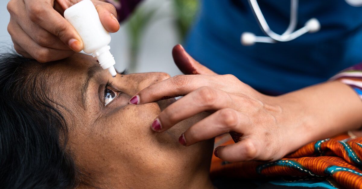 Как отличить конъюнктивит от царапины роговицы и что делать