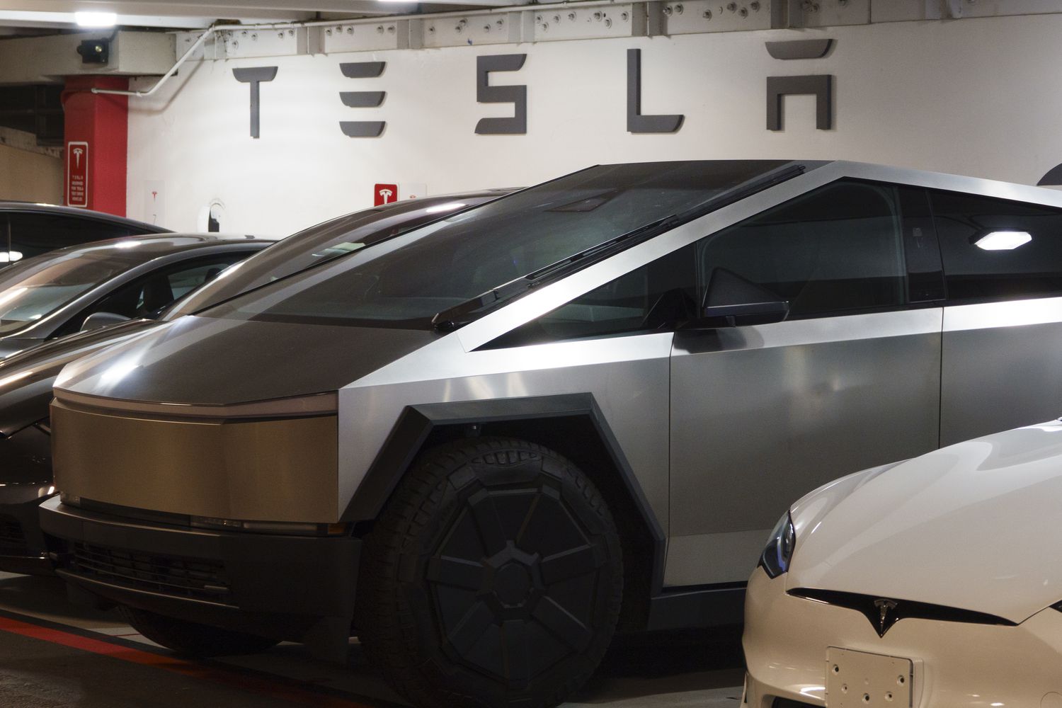 Tesla Yevropada Savdo Qiyinchiliklari Orqasida Qiymati Pasaymoqda