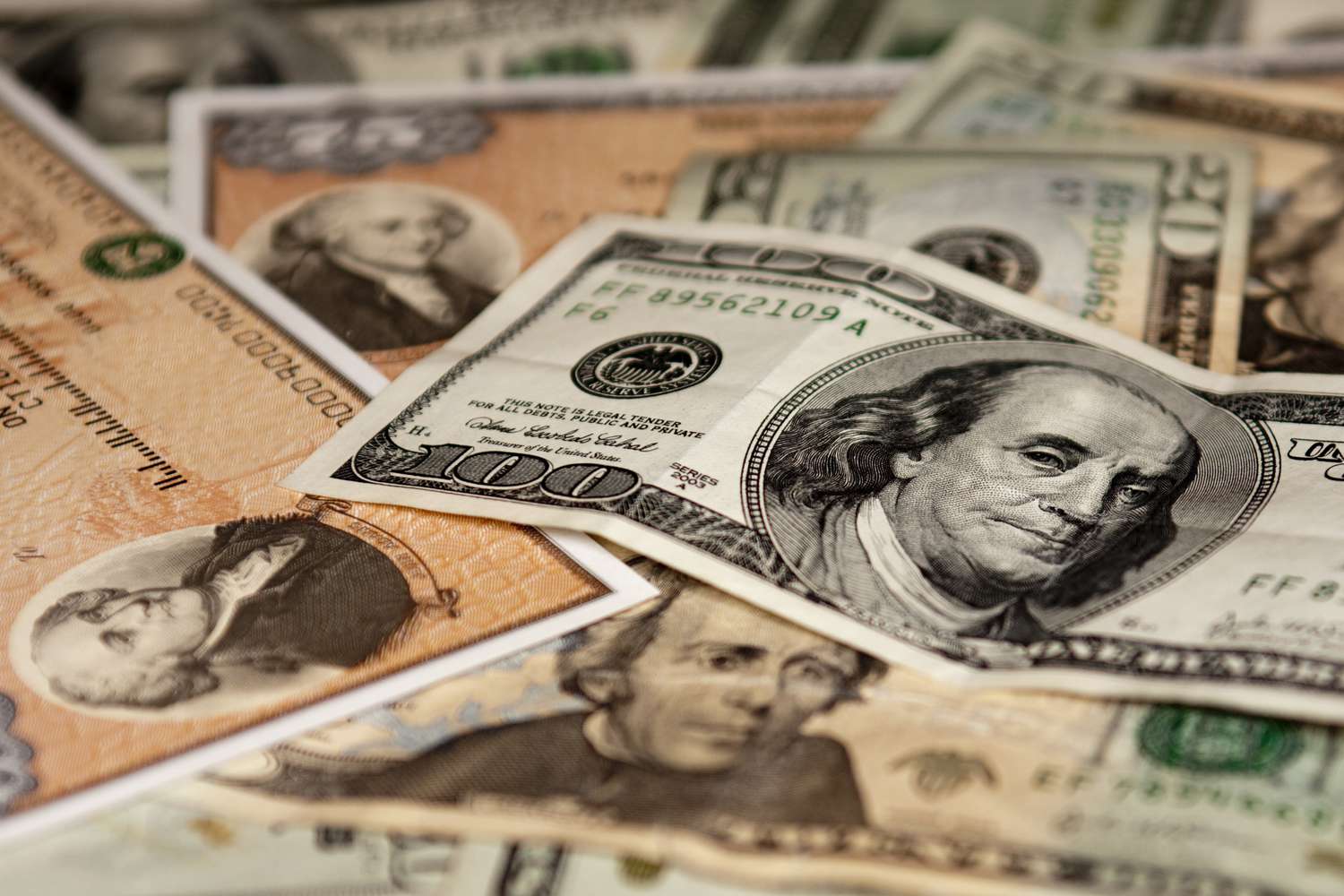 Как Казначейские Доходности и Процентные Ставки Формируют Рынок Облигаций