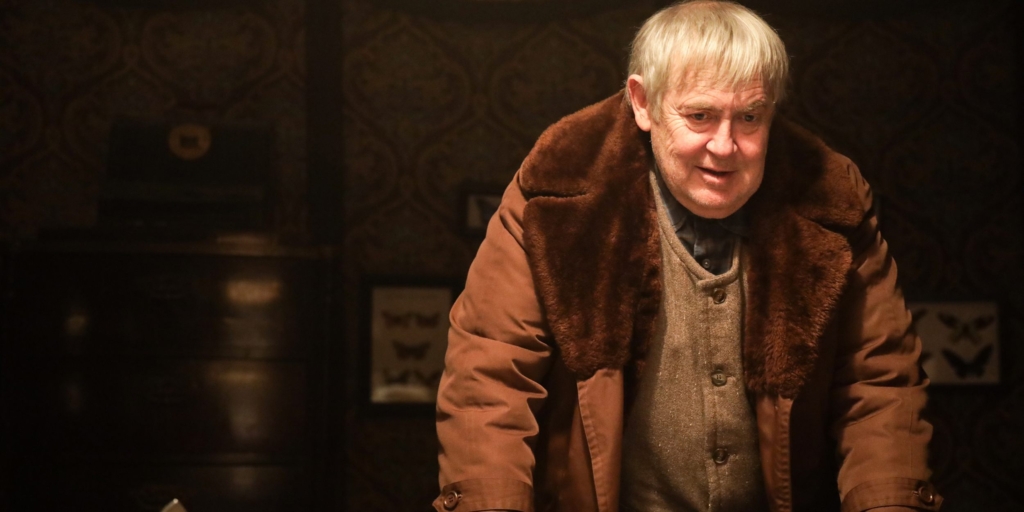 Очаровательные и смешные вампиры из провинции: комедия с детективным сюжетом