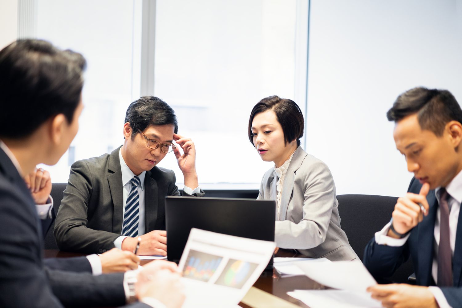 Экономический Резкий Остановка: Причины, Механизмы и Реальные Примеры