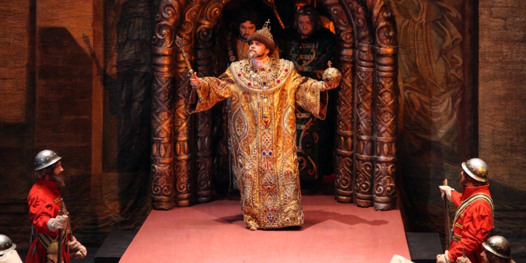 Лучшие онлайн-трансляции: театр, балет и музыка в одном вечере