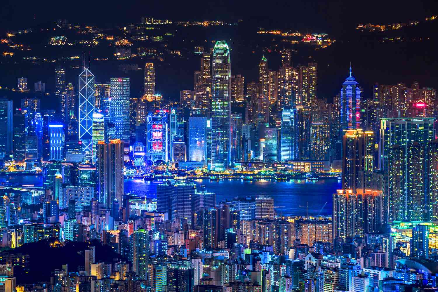Hong Kong 2025: Crypto Trading and ETFs Spark New Fintech Renaissance with Competitive Pricing