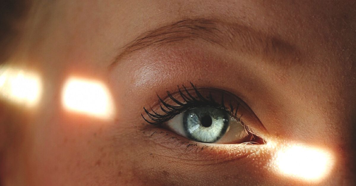 Ko'zdagi Xlamidiya: Sabablari, Belgilari va Davolash Usullari