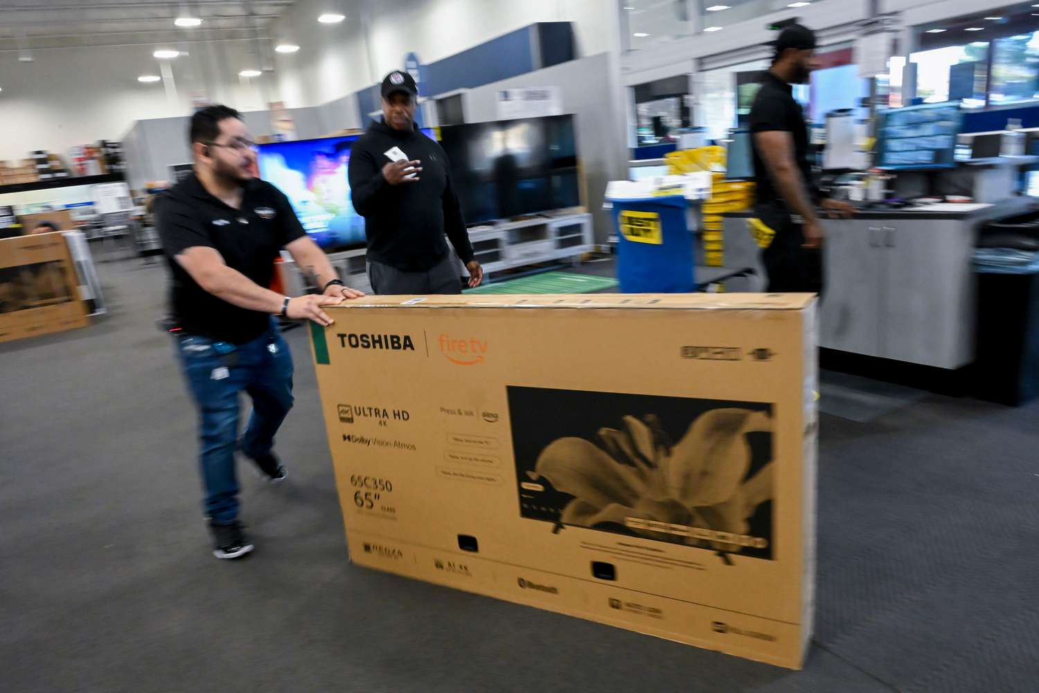 Рынок акций сегодня: Обвал Best Buy и неожиданные повороты на фоне тарифов