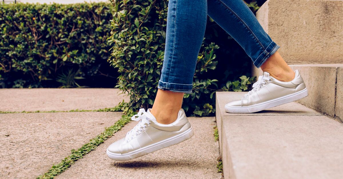 Top 10 Natural Remedies for Swollen Feet in 2025: Effective and Affordable Solutions